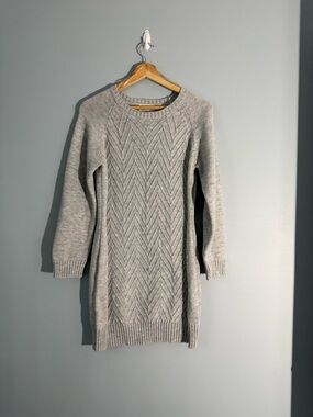 Grey Cable-Knit Sweater Mini Dress - Classic Pullover Style